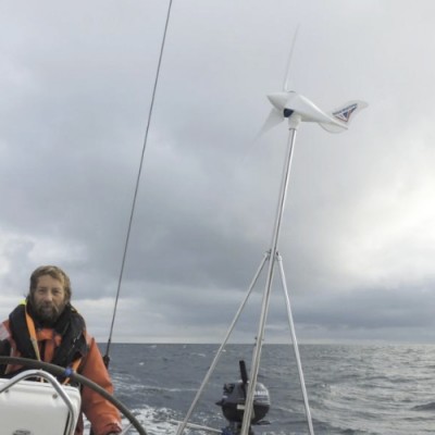 Éolienne Rutand 1200 en mer - Sous l'orage